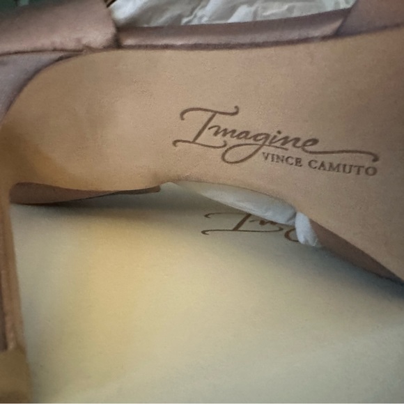 NWT - VINCE CAMUTO WARM TAUPE DELUXE SATIN STYLE IM-OYA —w/ORIGINAL BOX - Picture 6 of 7